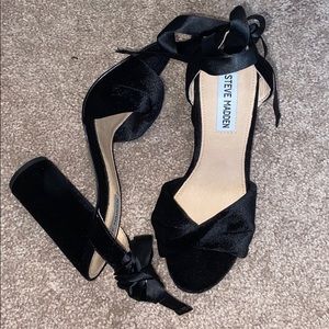 STEVE MADDEN SANDALS